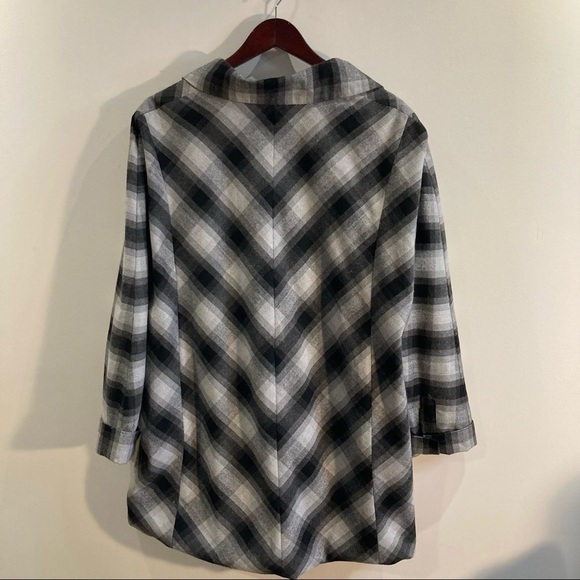 D STUDIO Sz XL  Plaid Shacket with Dolman Sleeves - Picture 11 of 11